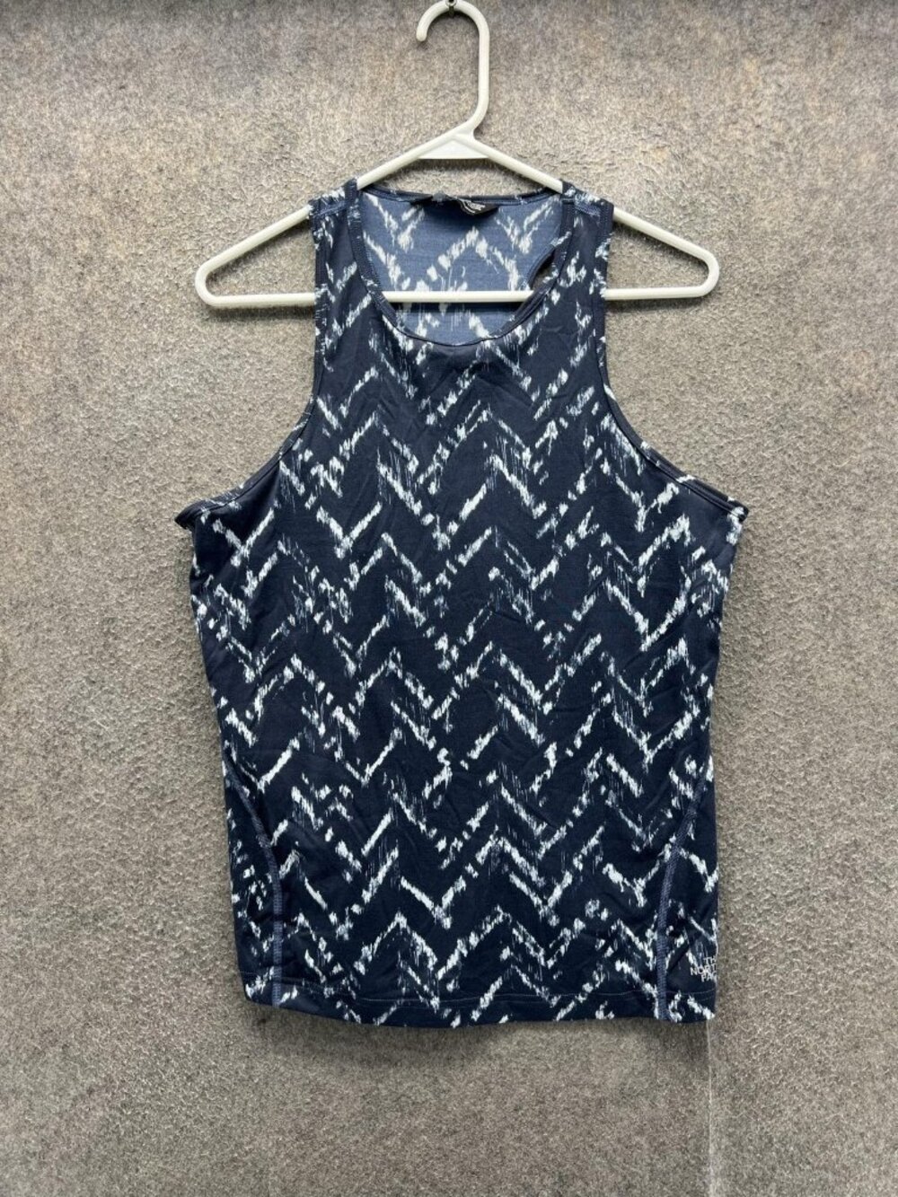 The North Face Tank Top Womens Large Blue Scoop Neck Chevron Print Athletic